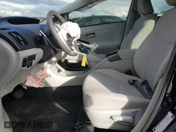 2015 Toyota Prius Persona Series z VIN JTDKN3DU6F0437776, wystawiony jako Copart lot #90701805 z przebiegiem 46 820 mil mil oraz Czysty tytuł • Clean title. Historia ofert i sprzedaży dostępna na DreamBid. Obrazek 7.