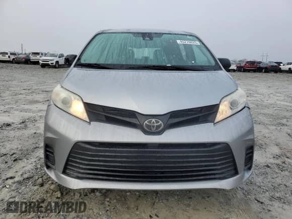 2018 Toyota Sienna L with VIN 5TDZZ3DC0JS926500, listed as a Copart auction lot 45276025 with 185,907 mi miles and Salvage title. Bid and sale history available at DreamBid. Image 5.