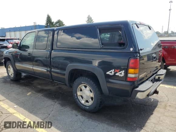 2005 GMC Sierra 1500 SLE with VIN 1GTEK19B95E262071, listed as a Copart auction lot 62107165 with 162,835 mi miles and Clean title. Bid and sale history available at DreamBid. Image 2.