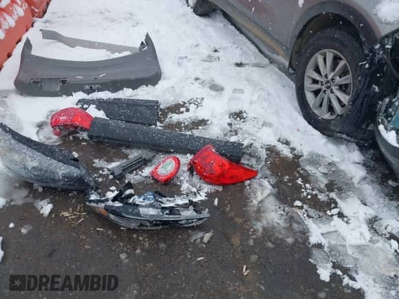 2019 Kia Sorento LX with VIN 5XYPG4A38KG480344, listed as a IAAI auction lot 41254904 with 118,927 mi miles and . Bid and sale history available at DreamBid. Image 12.