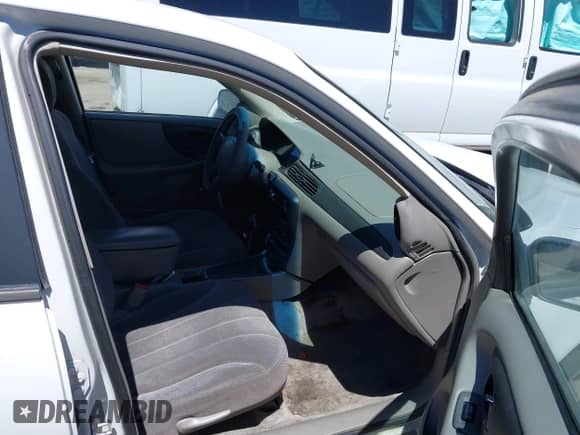 2005 Chevrolet Malibu Classic z VIN 1G1ND52F35M107786, wystawiony jako IAAI lot #42349693 z przebiegiem Nie podano mil oraz . Historia ofert i sprzedaży dostępna na DreamBid. Obrazek 5.