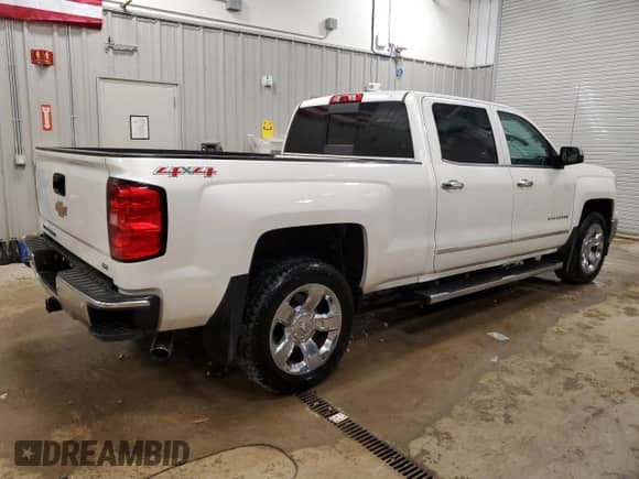 2015 Chevrolet Silverado 1500 LTZ with VIN 3GCUKSEC7FG285665, listed as a Copart auction lot 59211375 with 119,481 mi miles and Clean title. Bid and sale history available at DreamBid. Image 3.