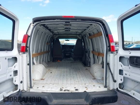 2016 Chevrolet Express Cargo with VIN 1GCWGBFF6G1154276, listed as a IAAI auction lot 41523966 with 70,558 mi miles and . Bid and sale history available at DreamBid. Image 17.