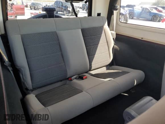 2009 Jeep Wrangler X с VIN 1J4FA24159L735357, выставлен на аукционе Copart как лот 84202425 с пробегом 181 704 миль миль и Списание • Salvage title. История ставок и продаж доступна на DreamBid. Изображение 10.