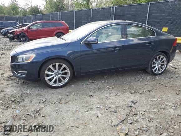 2015 Volvo S60 с VIN YV149MFC7F2316986, выставлен на аукционе Copart как лот 53884665 с пробегом 60 224 миль миль и Чистый • Clean title. История ставок и продаж доступна на DreamBid. Изображение 1.