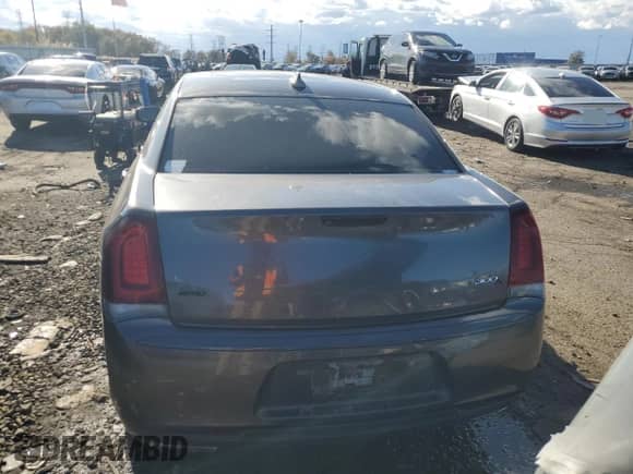2015 Chrysler 300 S с VIN 2C3CCAGG4FH887494, выставлен на аукционе Copart как лот 82612555 с пробегом 155 302 миль миль и Чистый • Clean title. История ставок и продаж доступна на DreamBid. Изображение 6.