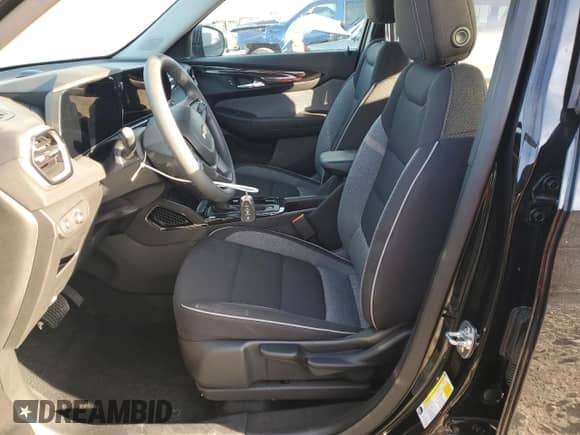 2025 Chevrolet TrailBlazer LT with VIN KL79MRSL5SB156529, listed as a Copart auction lot 81986115 with 12,131 mi miles and Salvage title. Bid and sale history available at DreamBid. Image 7.