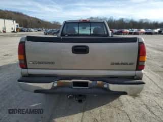 2000 Chevrolet Silverado 2500 LS z VIN 1GCGC24U9YZ270608, wystawiony jako Copart lot #46695475 z przebiegiem 162 520 mil mil oraz Czysty tytuł • Clean title. Historia ofert i sprzedaży dostępna na DreamBid. Obrazek 6.