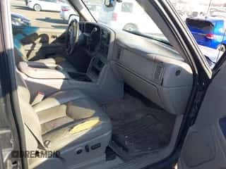 2003 Chevrolet Silverado 1500HD LS с VIN 1GCGC13U73F207979, выставлен на аукционе IAAI как лот 41009074 с пробегом Не указан миль и . История ставок и продаж доступна на DreamBid. Изображение 5.