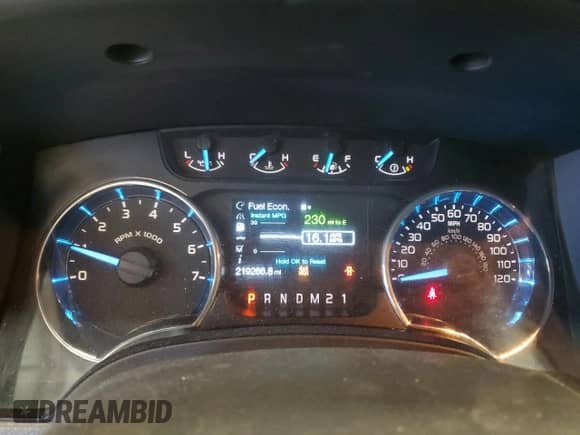 2011 Ford F-150 XL с VIN 1FTFW1EF7BKD55184, выставлен на аукционе Copart как лот 86436275 с пробегом 219 266 миль миль и Списание • Salvage title. История ставок и продаж доступна на DreamBid. Изображение 9.