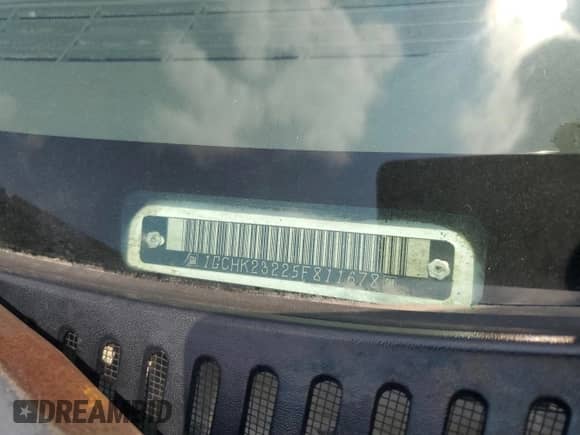 2005 Chevrolet Silverado 2500HD LS with VIN 1GCHK23225F811678, listed as a Copart auction lot 62179325 with 240,366 mi miles and Salvage title. Bid and sale history available at DreamBid. Image 12.