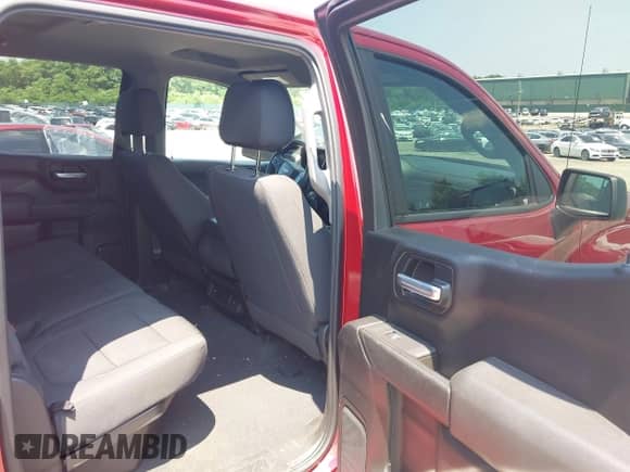 2021 Chevrolet Silverado 1500 Custom z VIN 1GCPYBEK3MZ297408, wystawiony jako IAAI lot #42639338 z przebiegiem 36 295 mil mil oraz . Historia ofert i sprzedaży dostępna na DreamBid. Obrazek 8.