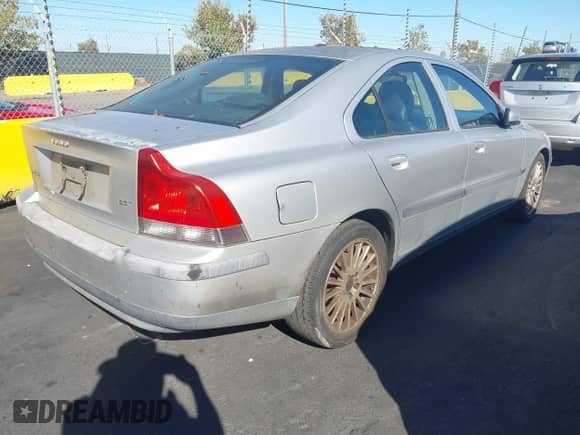 2004 Volvo S60 с VIN YV1RS59V242388043, выставлен на аукционе IAAI как лот 43505136 с пробегом 176 188 миль миль и . История ставок и продаж доступна на DreamBid. Изображение 4.