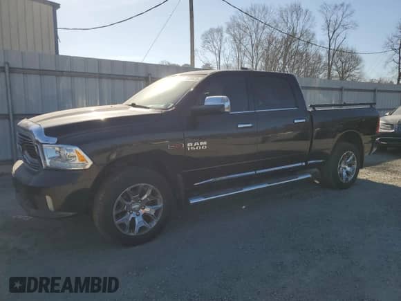 2017 Ram 1500 Limited z VIN 1C6RR7WM3HS657110, wystawiony jako Copart lot #45380635 z przebiegiem 90 086 mil mil oraz Czysty tytuł • Clean title. Historia ofert i sprzedaży dostępna na DreamBid. Obrazek 1.