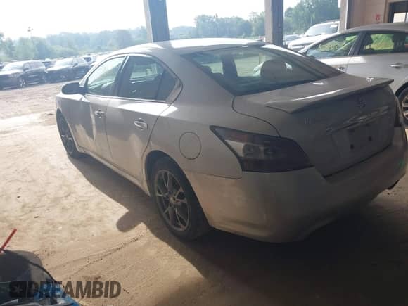 2014 Nissan Maxima S z VIN 1N4AA5AP6EC473861, wystawiony jako IAAI lot #42930733 z przebiegiem 140 000 mil mil oraz . Historia ofert i sprzedaży dostępna na DreamBid. Obrazek 3.