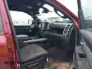 2022 Ram 1500 Big Horn z VIN 1C6RREFT4NN119974, wystawiony jako IAAI lot #42162712 z przebiegiem 123 724 mil mil oraz . Historia ofert i sprzedaży dostępna na DreamBid. Obrazek 5.