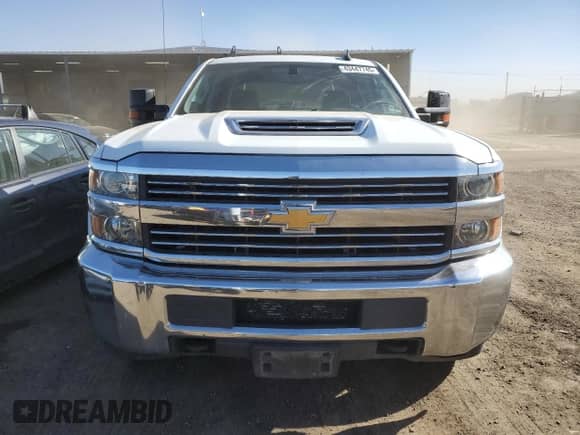 2017 Chevrolet Silverado 3500HD Work Truck с VIN 1GC4KYCY8HF198444, выставлен на аукционе Copart как лот 43447745 с пробегом 153 956 миль миль и Списание • Salvage title. История ставок и продаж доступна на DreamBid. Изображение 5.