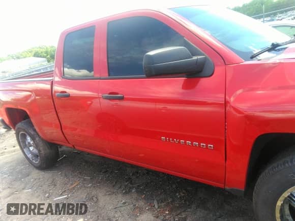 2015 Chevrolet Silverado 1500 Work Truck с VIN 1GCRCPEC7FZ201991, выставлен на аукционе IAAI как лот 42237687 с пробегом Не указан миль и . История ставок и продаж доступна на DreamBid. Изображение 13.
