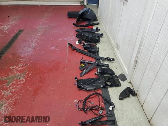 2024 Dodge Hornet R/T z VIN ZACPDFCW1R3A32864, wystawiony jako Copart lot #80267224 z przebiegiem 3 371 mil mil oraz Czysty tytuł • Clean title. Historia ofert i sprzedaży dostępna na DreamBid. Obrazek 13.