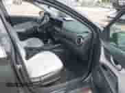 2022 Hyundai Kona Limited z VIN KM8K5CA33NU926120, wystawiony jako IAAI lot #42424720 z przebiegiem 12 899 mil mil oraz . Historia ofert i sprzedaży dostępna na DreamBid. Obrazek 5.