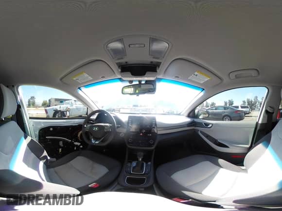 2020 Hyundai Ioniq SE z VIN KMHC65LD8LU198343, wystawiony jako IAAI lot #42313918 z przebiegiem 41 671 mil mil oraz . Historia ofert i sprzedaży dostępna na DreamBid. Obrazek 19.