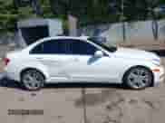 2013 Mercedes-Benz C 300 Sport с VIN WDDGF8AB5DR299259, выставлен на аукционе IAAI как лот 43406105 с пробегом 175 495 миль миль и . История ставок и продаж доступна на DreamBid. Изображение 13.
