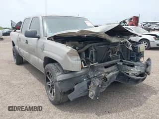 2003 Chevrolet Silverado 1500HD LS с VIN 1GCGC13U13F185851, выставлен на аукционе IAAI как лот 41941718 с пробегом 320 745 миль миль и . История ставок и продаж доступна на DreamBid. Изображение 1.