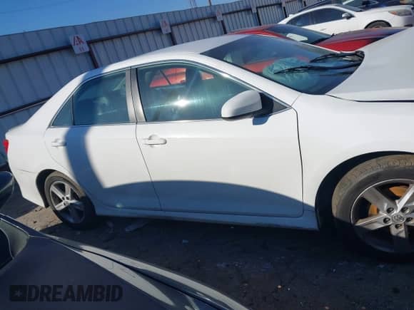 2014 Toyota Camry L with VIN 4T1BF1FK3EU382834, listed as a IAAI auction lot 41655780 with Not provided miles and . Bid and sale history available at DreamBid. Image 13.