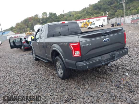 2016 Ford F-150 XLT z VIN 1FTFX1EG1GFD36961, wystawiony jako IAAI lot #43403194 z przebiegiem 99 987 mil mil oraz . Historia ofert i sprzedaży dostępna na DreamBid. Obrazek 3.