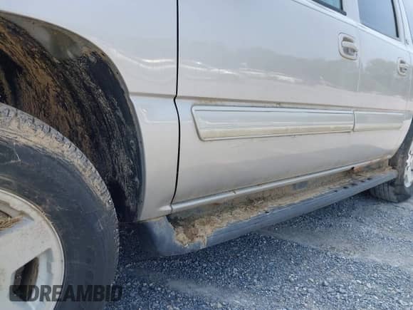 2005 Chevrolet Suburban LT с VIN 1GNFK16Z45J150184, выставлен на аукционе IAAI как лот 42385400 с пробегом 174 263 миль миль и . История ставок и продаж доступна на DreamBid. Изображение 16.