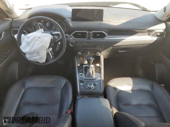 2024 Mazda CX-5 S Carbon Edition z VIN JM3KFBCLXR0513754, wystawiony jako Copart lot #84480635 z przebiegiem Nie podano mil oraz Czysty tytuł • Clean title. Historia ofert i sprzedaży dostępna na DreamBid. Obrazek 8.