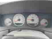 2000 Dodge Neon Highline z VIN 1B3ES46C1YD680067, wystawiony jako IAAI lot #41461937 z przebiegiem 254 719 mil mil oraz . Historia ofert i sprzedaży dostępna na DreamBid. Obrazek 7.