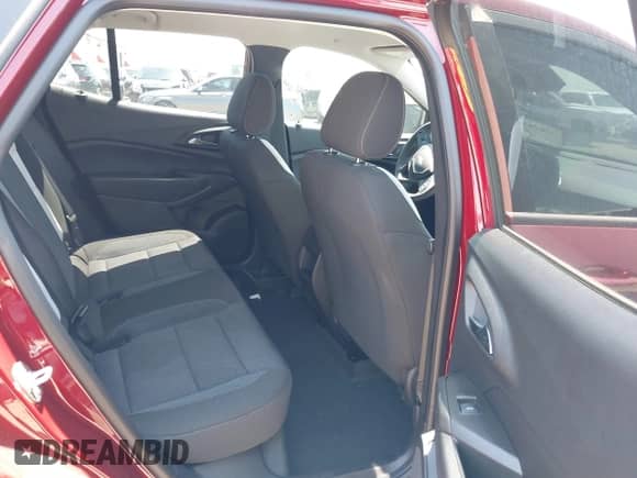 2025 Chevrolet Trax LS z VIN KL77LFEP8SC270509, wystawiony jako IAAI lot #42818973 z przebiegiem 2 599 mil mil oraz . Historia ofert i sprzedaży dostępna na DreamBid. Obrazek 8.