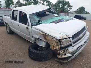 2005 Chevrolet Silverado 1500 LS z VIN 2GCEK13T051371795, wystawiony jako IAAI lot #42199269 z przebiegiem Nie podano mil oraz . Historia ofert i sprzedaży dostępna na DreamBid. Obrazek 1.