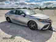 2023 Toyota Camry SE z VIN 4T1G11AK6PU749787, wystawiony jako Copart lot #81722415 z przebiegiem 33 266 mil mil oraz Szkoda całkowita • Salvage title. Historia ofert i sprzedaży dostępna na DreamBid. Obrazek 4.