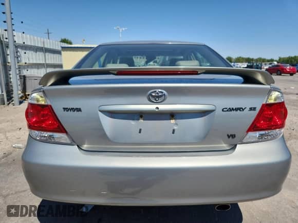 2005 Toyota Camry SE with VIN 4T1BA30K85U054280, listed as a Copart auction lot 69782325 with 43,869 mi miles and Salvage title. Bid and sale history available at DreamBid. Image 6.