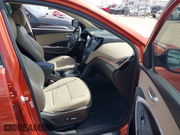 2015 Hyundai Santa Fe с VIN 5XYZW4LAXFG247529, выставлен на аукционе IAAI как лот 43232583 с пробегом Не указан миль и . История ставок и продаж доступна на DreamBid. Изображение 5.