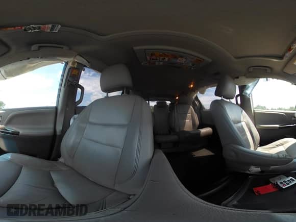 2015 Toyota Sienna XLE with VIN 5TDYK3DCXFS633128, listed as a IAAI auction lot 42527073 with 149,926 mi miles and . Bid and sale history available at DreamBid. Image 19.