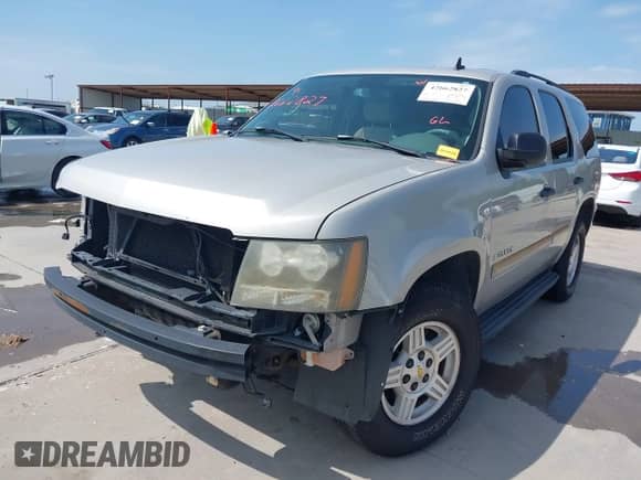 2008 Chevrolet Tahoe LS с VIN 1GNFC13C18R185820, выставлен на аукционе IAAI как лот 42662827 с пробегом 186 500 миль миль и . История ставок и продаж доступна на DreamBid. Изображение 2.