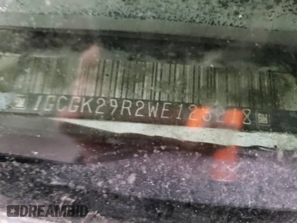 1998 Chevrolet Silverado 2500 с VIN 1GCGK29R2WE123218, выставлен на аукционе Copart как лот 45035105 с пробегом 190 034 миль миль и Списание • Salvage title. История ставок и продаж доступна на DreamBid. Изображение 12.