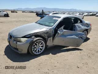 2007 BMW 3 Series 328i z VIN WBAWL13507PX16555, wystawiony jako Copart lot #63497735 z przebiegiem 123 151 mil mil oraz Szkoda całkowita • Salvage title. Historia ofert i sprzedaży dostępna na DreamBid. Obrazek 1.