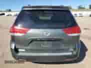 2012 Toyota Sienna XLE с VIN 5TDDK3DC3CS046151, выставлен на аукционе Copart как лот 82137995 с пробегом 182 499 миль миль и Списание • Salvage title. История ставок и продаж доступна на DreamBid. Изображение 6.