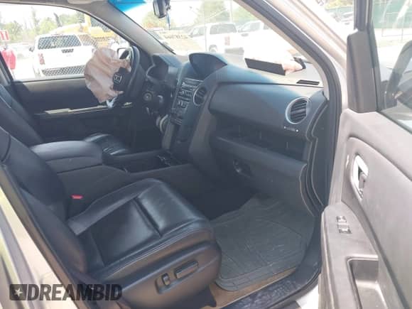 2014 Honda Pilot EX-L z VIN 5FNYF3H53EB016916, wystawiony jako IAAI lot #42387664 z przebiegiem 164 347 mil mil oraz . Historia ofert i sprzedaży dostępna na DreamBid. Obrazek 5.