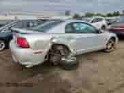 2001 Ford Mustang GT Deluxe с VIN 1FAFP42X31F132388, выставлен на аукционе Copart как лот 70683905 с пробегом 149 365 миль миль и На запчасти • Non repairable. История ставок и продаж доступна на DreamBid. Изображение 3.