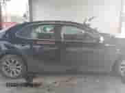 2020 Toyota Camry LE z VIN 4T1C11AKXLU363530, wystawiony jako IAAI lot #41670307 z przebiegiem 86 459 mil mil oraz . Historia ofert i sprzedaży dostępna na DreamBid. Obrazek 13.