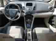 2013 Ford Fiesta S z VIN 3FADP4TJ5DM130647, wystawiony jako Copart lot #69670635 z przebiegiem 121 132 mil mil oraz Szkoda całkowita • Salvage title. Historia ofert i sprzedaży dostępna na DreamBid. Obrazek 8.