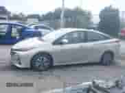 2018 Toyota Prius Plus z VIN JTDKARFP5J3089238, wystawiony jako IAAI lot #41923512 z przebiegiem 40 979 mil mil oraz . Historia ofert i sprzedaży dostępna na DreamBid. Obrazek 14.