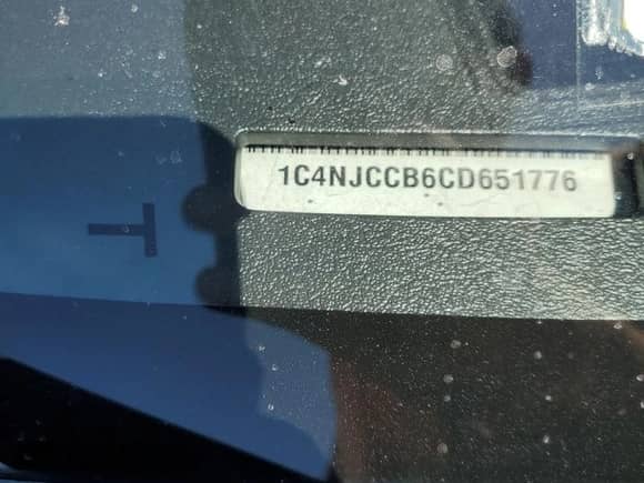 2012 Jeep Compass Limited с VIN 1C4NJCCB6CD651776, выставлен на аукционе Copart как лот 63368575 с пробегом 156 534 миль миль и Списание • Salvage title. История ставок и продаж доступна на DreamBid. Изображение 14.