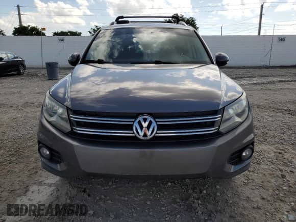 2012 Volkswagen Tiguan S с VIN WVGAV7AX4CW000140, выставлен на аукционе Copart как лот 80901355 с пробегом 133 056 миль миль и Списание • Salvage title. История ставок и продаж доступна на DreamBid. Изображение 5.