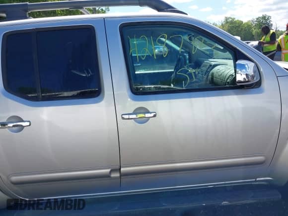 2011 Nissan Frontier Pro-4X с VIN 1N6AD0EV0BC408218, выставлен на аукционе IAAI как лот 42187823 с пробегом 165 995 миль миль и . История ставок и продаж доступна на DreamBid. Изображение 13.